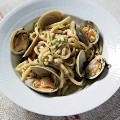 Spaghetti mit Muscheln und Knoblauch