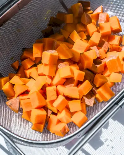 Quanto tempo para ferver batata-doce, batata-doce na peneira