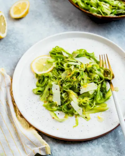 Salade d'asperges rasées