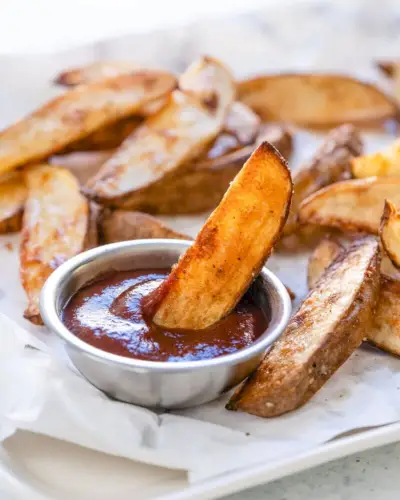 Fatias de batata assada