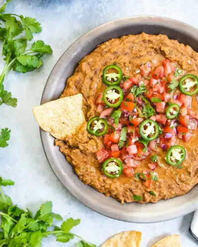 Dip vegano de frijoles refritos