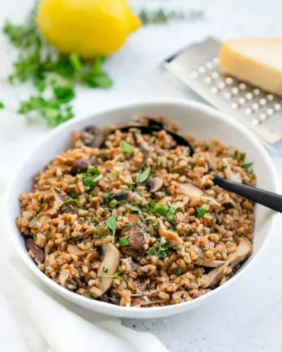 Farro com cogumelos