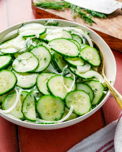 Gurkensalat mit Essig