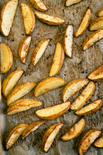 Fatias de batata assada