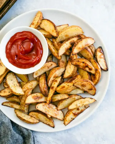 Fatias de batata assada