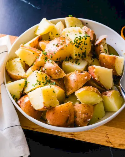 Pommes de terre rouges bouillies