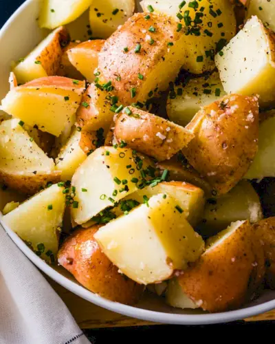 Pommes de terre rouges bouillies