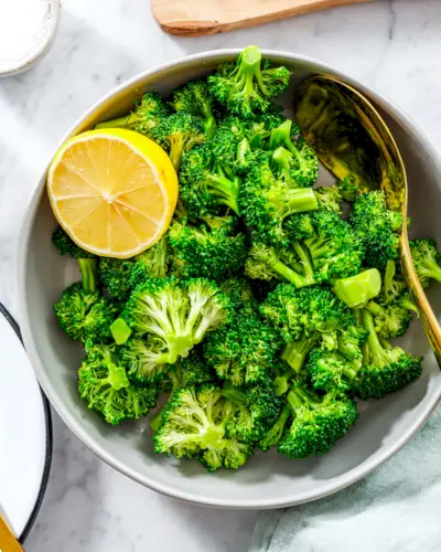 Como cozinhar brócolis no microondas
