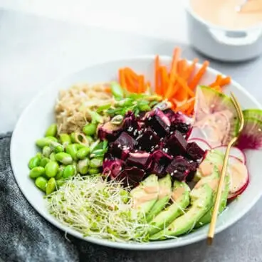 Tigela de poke vegano