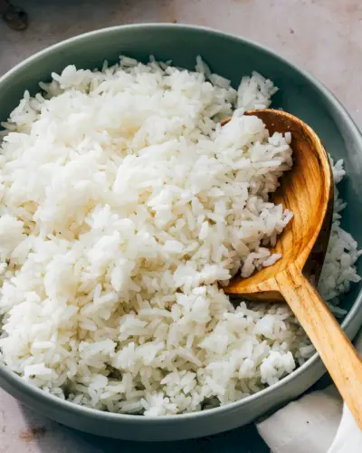 Schritt 3: Den Instant Pot-Reis würzen und servieren.