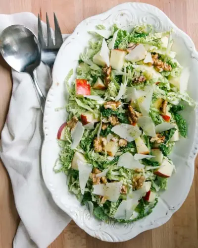 Salade de pommes, noix et chou de Milan | Yumpulse