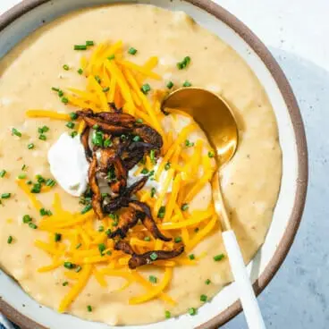 Sopa de batata carregada