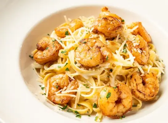 plate of fettuccini alfredo from Maggiano