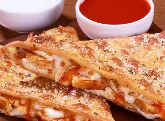 Pizza Hut Buffalo Chicken Melt