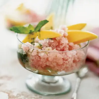 Grapefruit Granité s mangom a bielym rumom Mojito