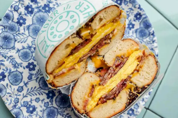 BEC Bagel de Appelez votre mère