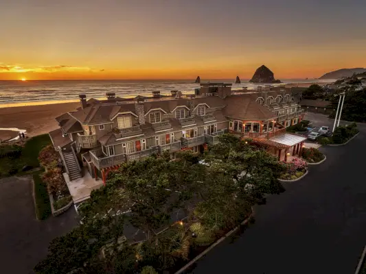 Jedáleň Stephanie Inn, Cannon Beach
