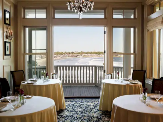 Spiced Pear na Chanler at Cliff Walk