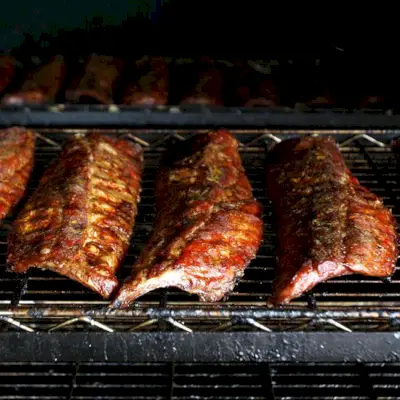 המנגל הטוב ביותר: 17th St Bar & Grill