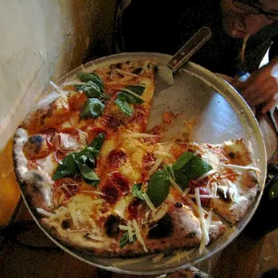 Melhores pizzarias nos EUA: Lucali no Brooklyn