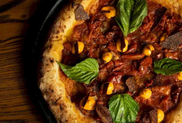 Pizzeria I Masanielli의 원자 마리나라 피자