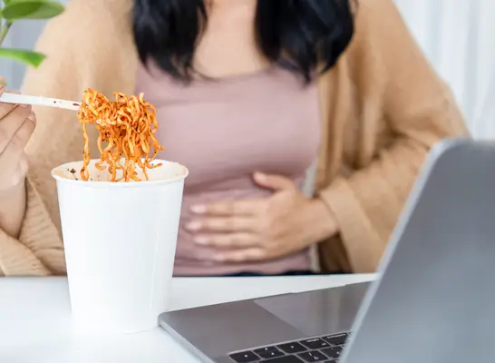 woman bloated from eating too fast, reasons you