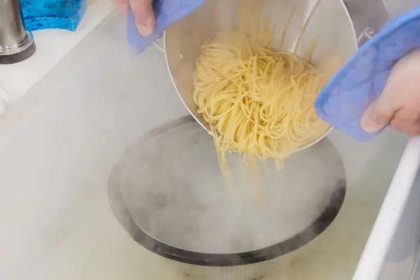 Le Creuset Tvrdená nepriľnavá PRO panvica na vyprážanie