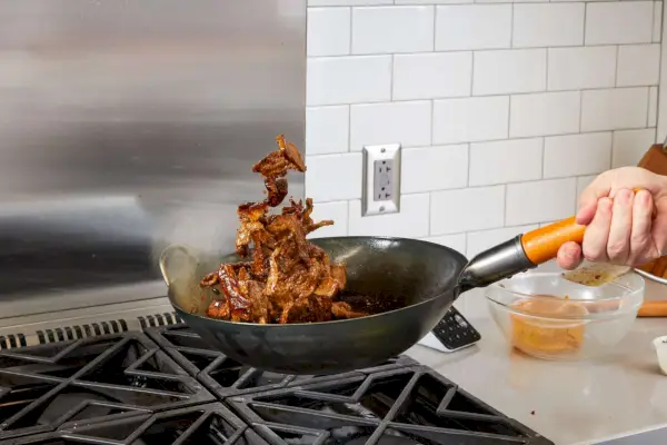 Wok Smithey Ironware Co., ręcznie kuty ze stali węglowej
