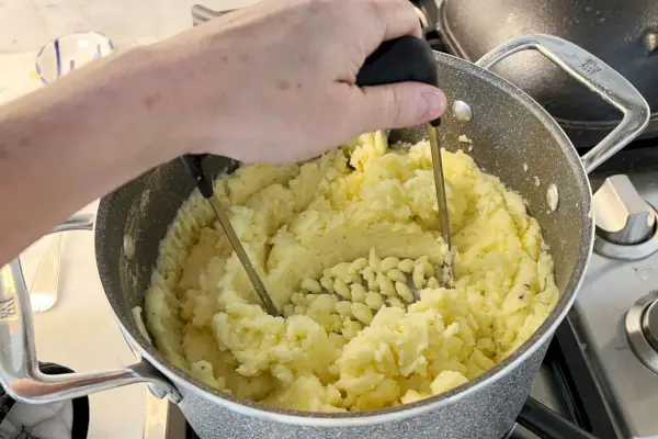 Amazon OXO Good Grips Espremedor de batatas liso de aço inoxidável