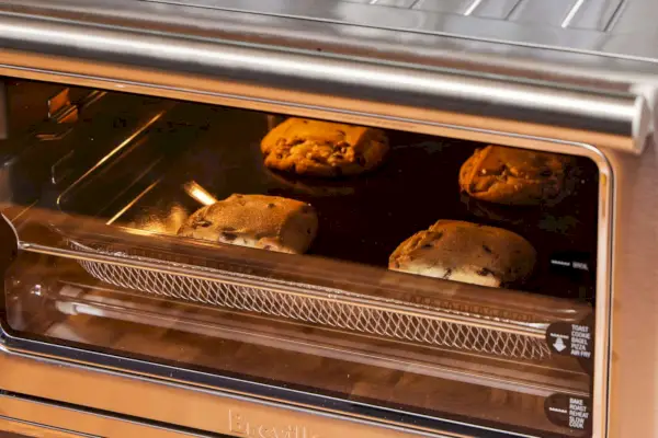 Breville スマート オーブン エアフライヤーで焼くクッキー