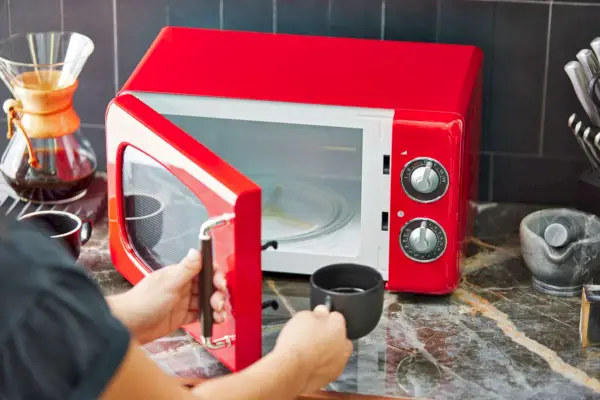 Rúra Panasonic s technológiou Cyclonic Wave Inverter