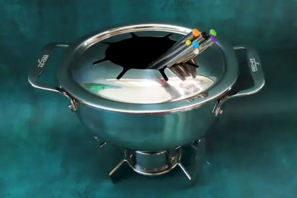 Celoobalený liaty hliníkový hrniec na fondue s oštepmi