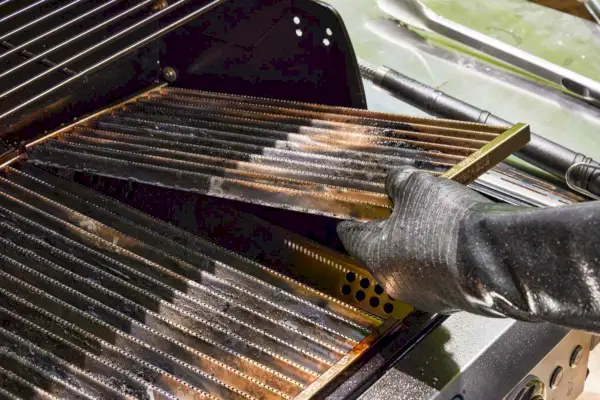 Grelhador a gás Weber Genesis II E-335 com 3 queimadores