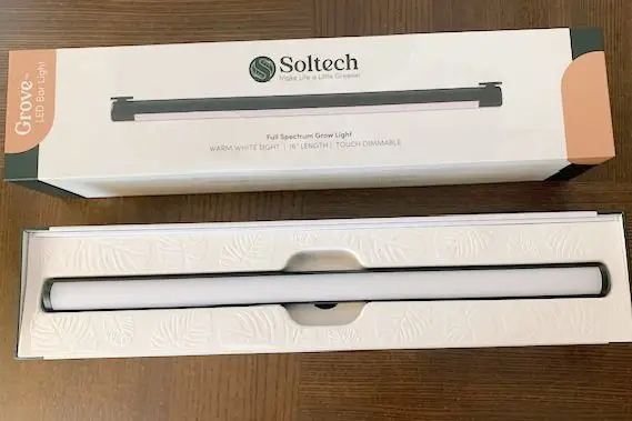 Soltech Solutions Grove LED Grow Light em caixa