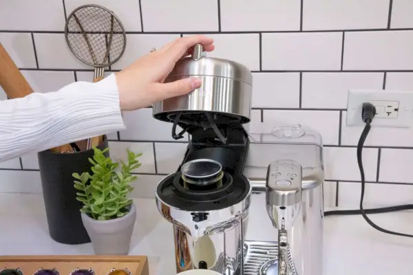 Ekspres Breville Nespresso Vertuo Creatista BVE850BSS