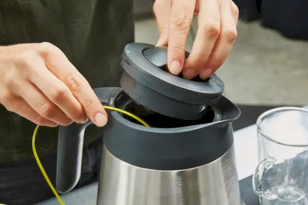 Teplota sa meria v termálnom kávovare Breville Precision Brewer, 60 oz. (BDC450BSS)