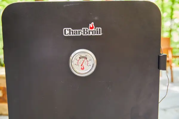 מד הטמפרטורה של Char-Broil Analog Electric Smoker (18202077).