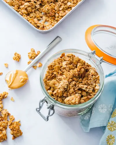 Granola z arašidového masla