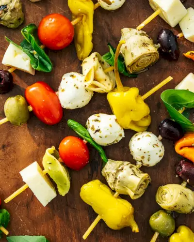 Brochetas de antipasto