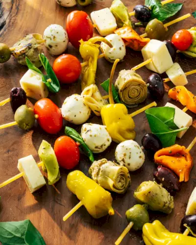 Brochetas de antipasto
