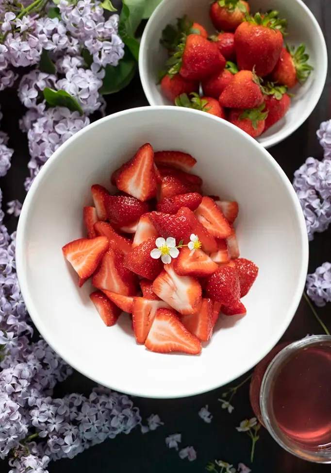 딸기 라일락 크로스티니 애피타이저' loading='lazy' title=