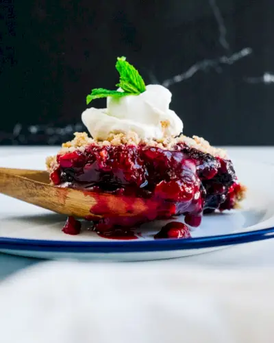 Gemischter Beeren-Crisp
