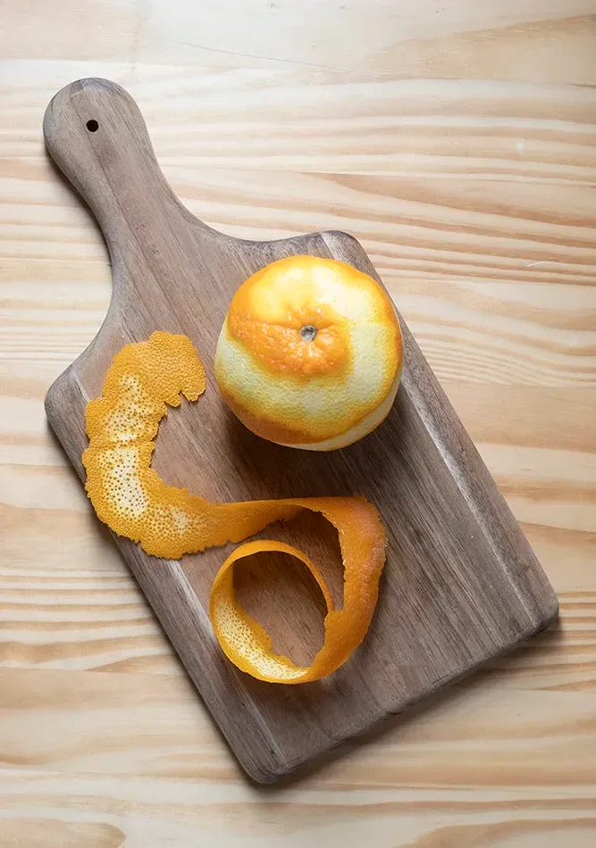 Leitfaden für Cocktailgarnituren mit Zitrusschalen' title=