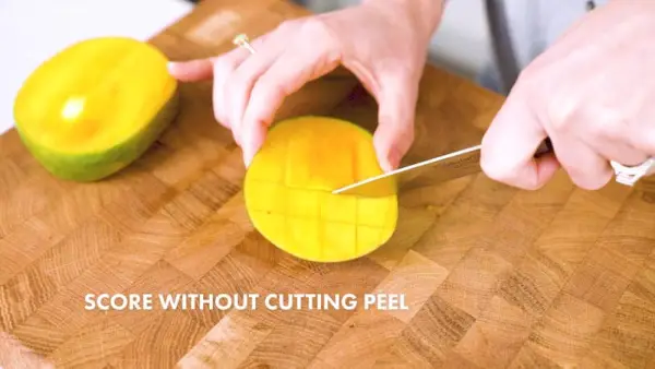 Jak krájet mango | Skóre bez řezání kůry