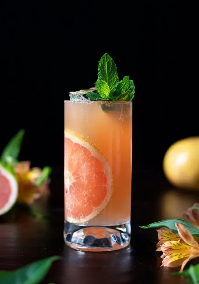 Old Fashioned Paloma – (Bourbon- und Grapefruit-Cocktail)