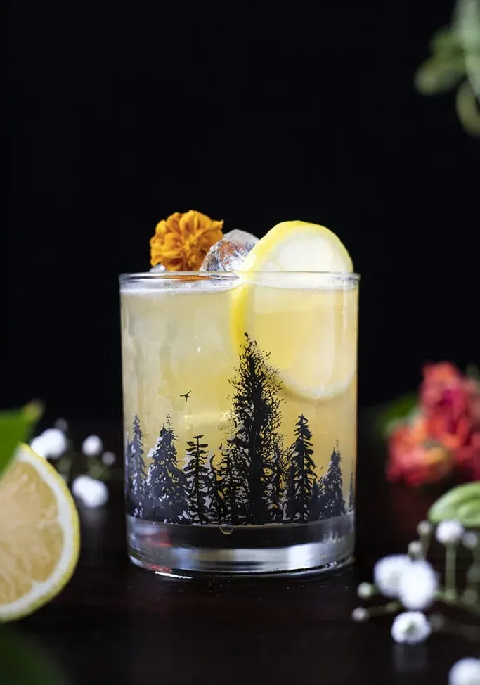 הבהלה לזהב (מתכון לקוקטייל בורבון קל)' title=