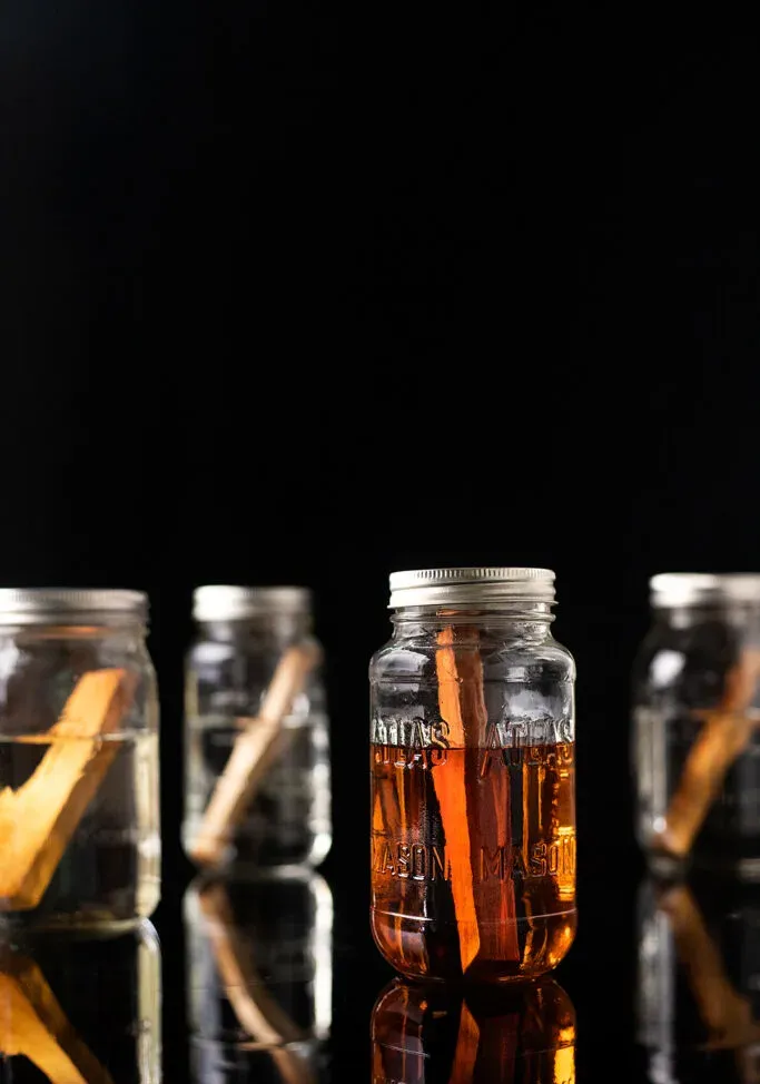 Recenze sudového charu ve sklenici (alternativa stárnutí sudu).