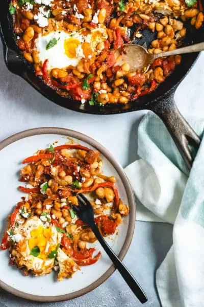 Shakshuka fácil com queijo feta