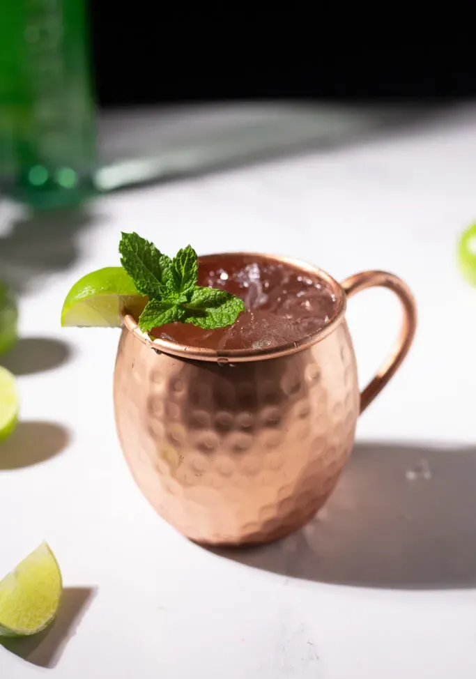 Brasilianischer Dollar (einfacher Cachaça-Cocktail)