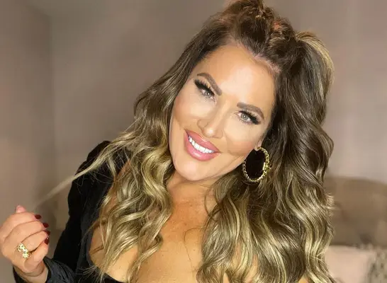 Emily Simpson RHOC 6 estrelas perdeu peso e tem mais energia